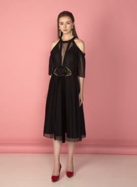 Đầm xoè xếp li khoét vai