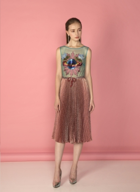 Đầm xếp ly thêu hoạ tiết