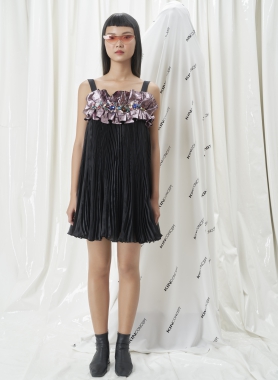 Đầm hai dây xếp li