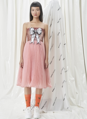 Đầm hai dây hoạ tiết nơ xếp li 