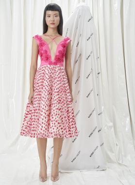 Đầm xoè hồng xếp li