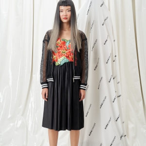 Áo khoác bomber xuyên thấu