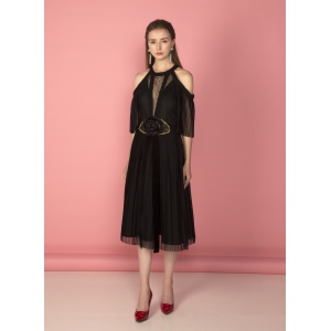 Đầm xoè xếp li khoét vai