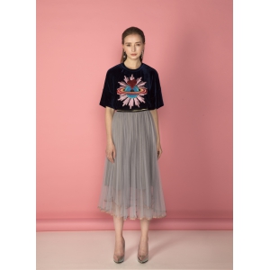 Áo croptop nhung đính kết