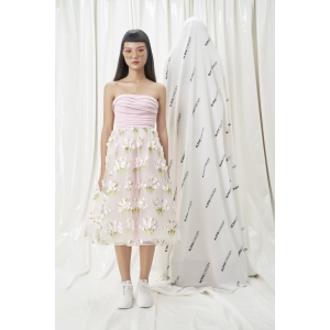 Đầm xoè đính hoa