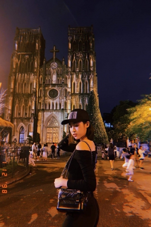 Do My Linh wearing I am who I am  #baseballcap