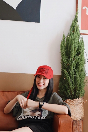 Angela Phuong Trinh enjoy the day with I am who I am #baseballcap #Tshirt 