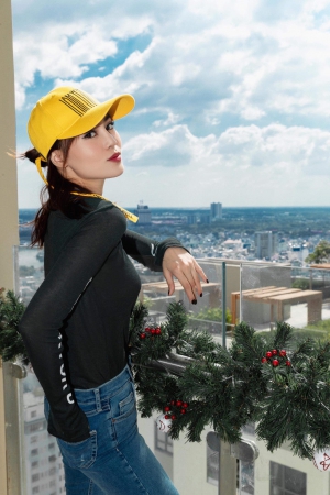 Ninh Duong Lan Ngoc wearing I am who I am #baseballcap I AM WHO I AM 