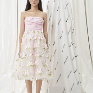 Đầm xoè đính hoa