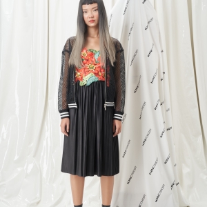 Áo khoác bomber xuyên thấu